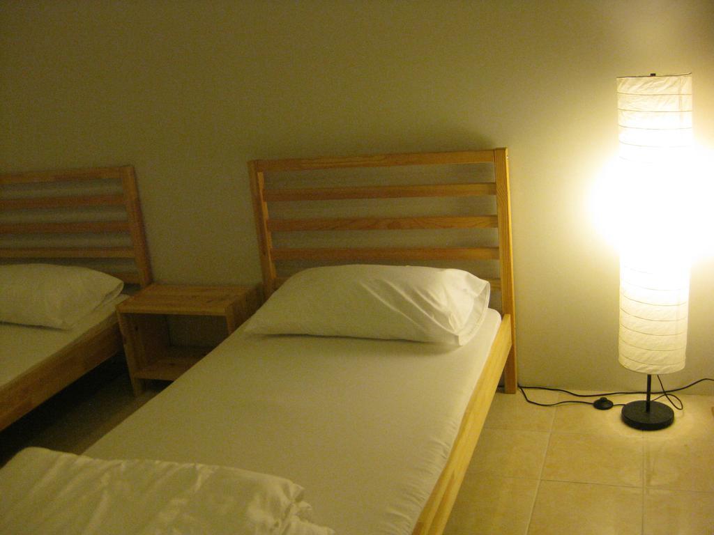 Rest 3 Hostel Bangkok Bagian luar foto