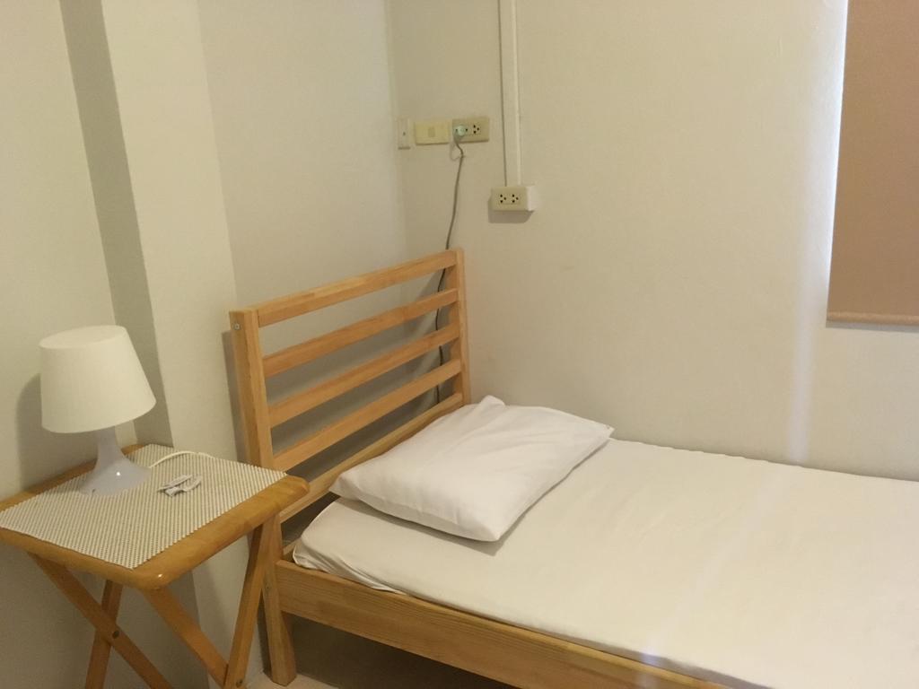 Rest 3 Hostel Bangkok Bagian luar foto