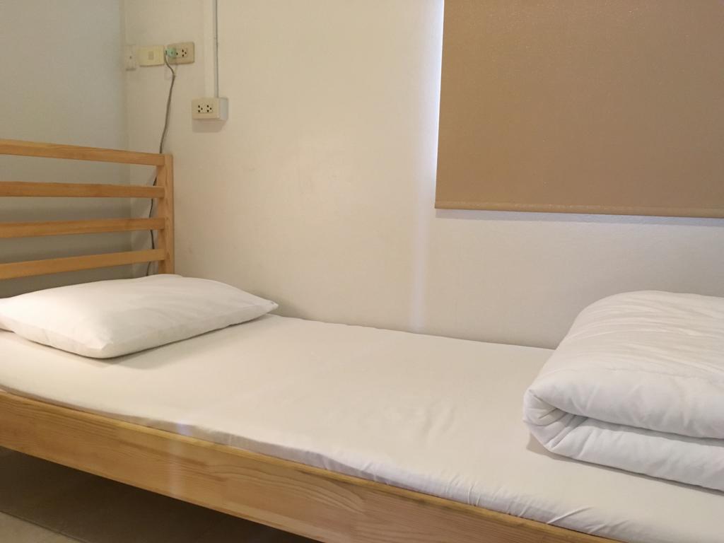 Rest 3 Hostel Bangkok Bagian luar foto
