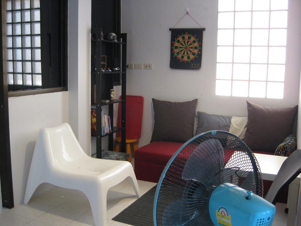 Rest 3 Hostel Bangkok Bagian luar foto